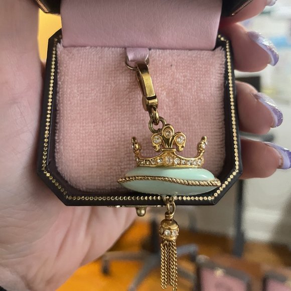 Juicy Couture Pillow Charm - Picture 1 of 2